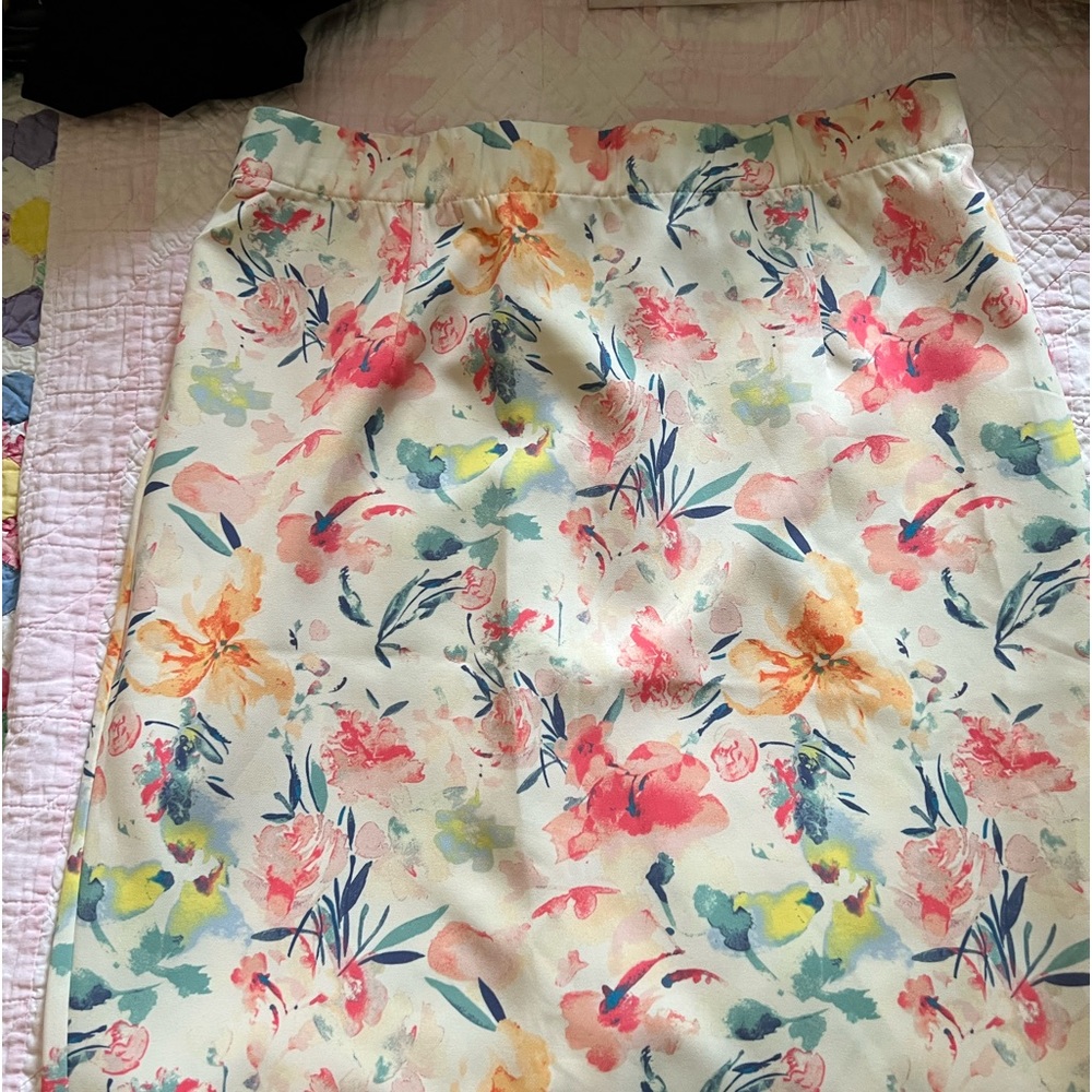 NWT Skies Are Blue skirt. Fabulous pastel colors. Very flattering